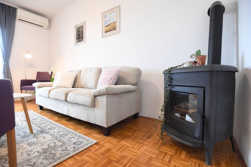 Apartman Ilijana ซาดาร์ ภายนอก รูปภาพ