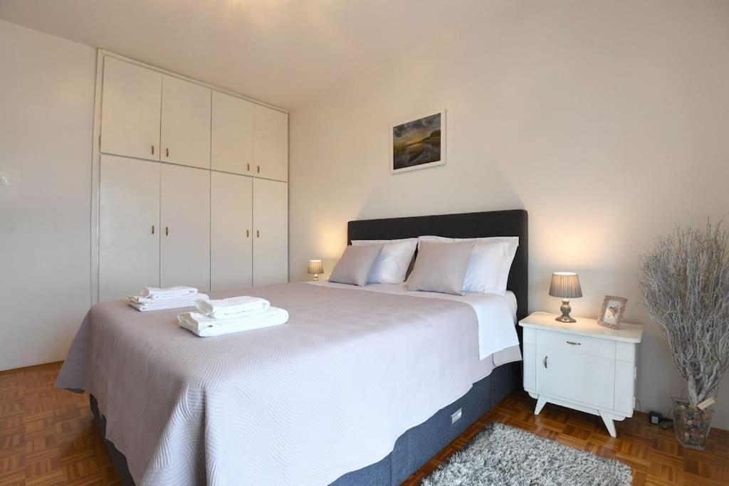 Apartman Ilijana ซาดาร์ ภายนอก รูปภาพ